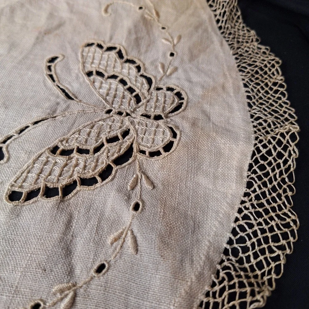 N/A vintage round